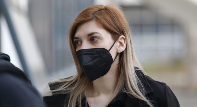 Της κακομοίρας στις φυλακές με Ρούλα Πισπιρίγκου: Σείστηκαν τα κελιά όταν άνοιξε το δικό της και είδε με ποια την έβαλαν μαζί